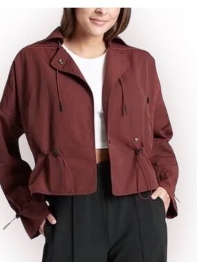Athleta Acadia Cropped Utility Jacket in Burgundy Red